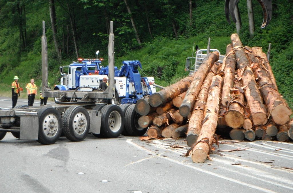 Log Truck Lost Load: SR18 Auburn, WA