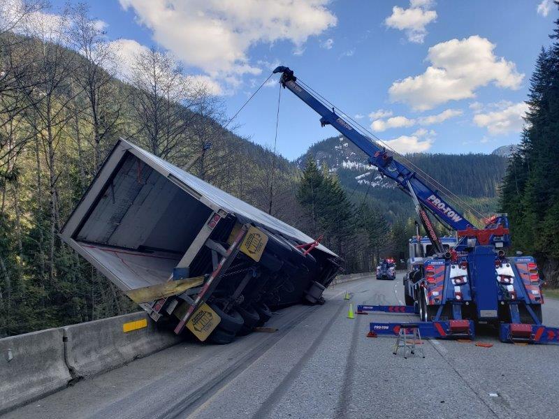 Rotating Crane Style Wrecker in Action