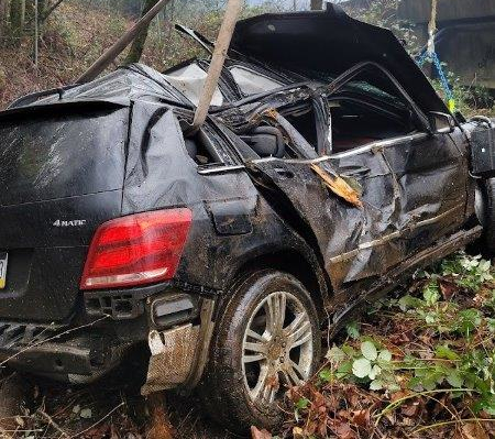 Accident Recovery for a Crashed Mercedes in Issaquah