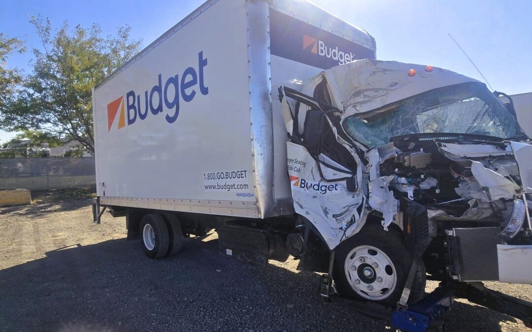 towing service for smashed box truck